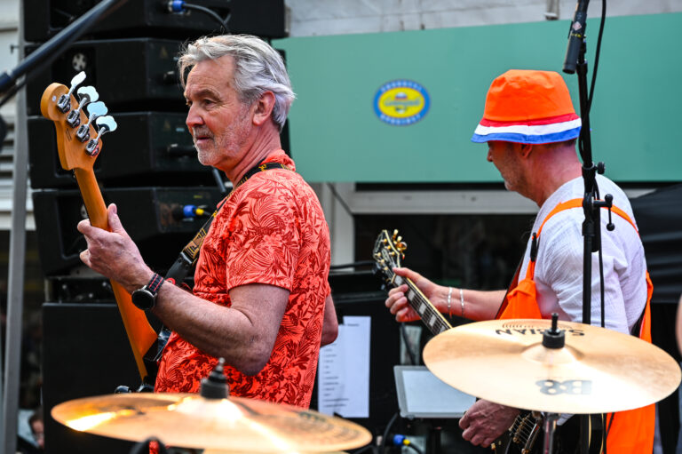 Basgitarist Frank